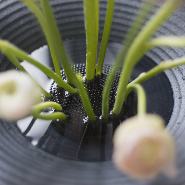 Large extra-dense kenzan with flowers 